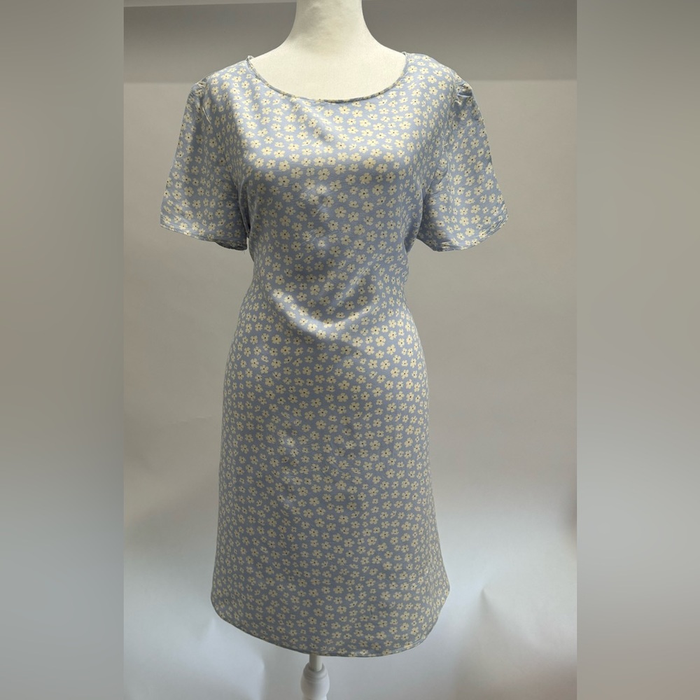Max Studio 90’s Style Floral Mini Dress